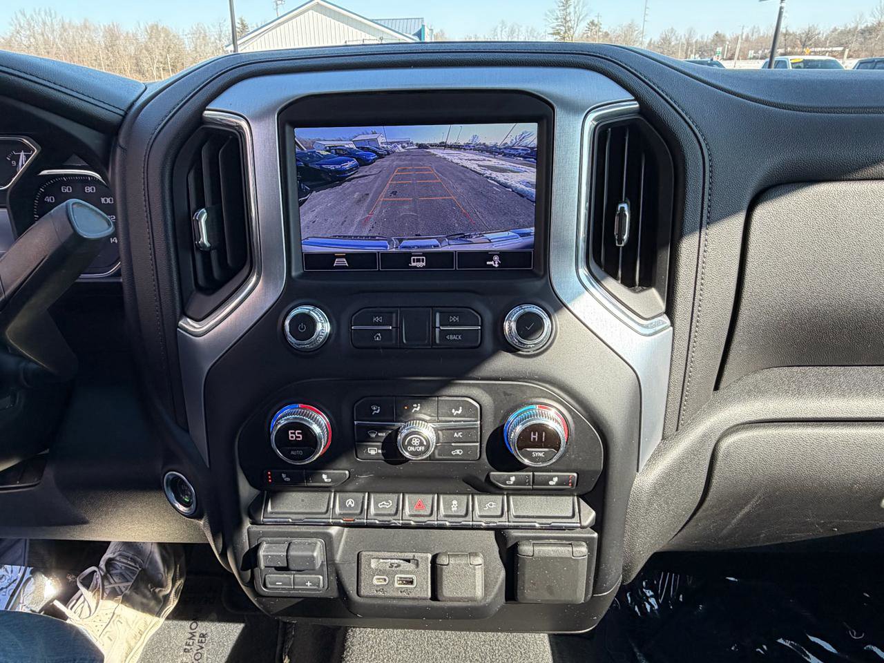 Used 2021 GMC Sierra 1500 SLT image 34