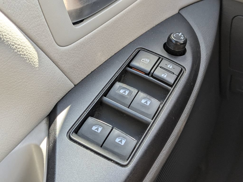Used 2017 Toyota Sienna LE FWD image 9