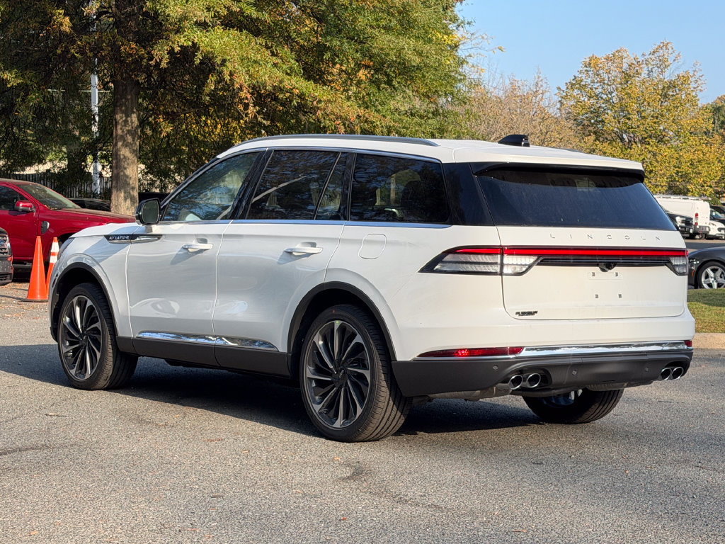 New 2027 Lincoln Aviator Reserve AWD/4WD image 3