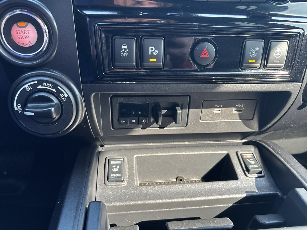 Used 2020 Nissan Titan PRO-4X w/ Pro-4x Convenience Package AWD/4WD image 18