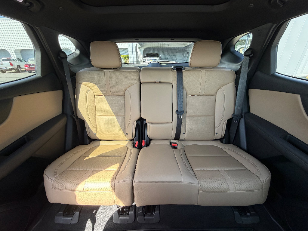 Used 2025 Chevrolet Blazer Premier w/ Driver Confidence II Package AWD/4WD image 4
