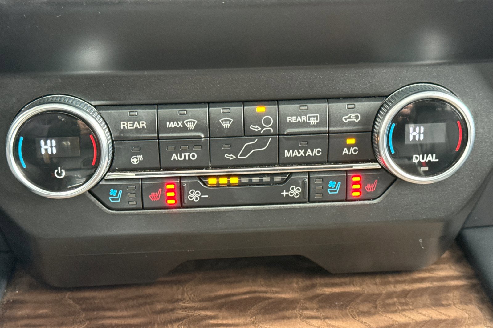 Used 2019 Ford Expedition Platinum AWD/4WD image 22