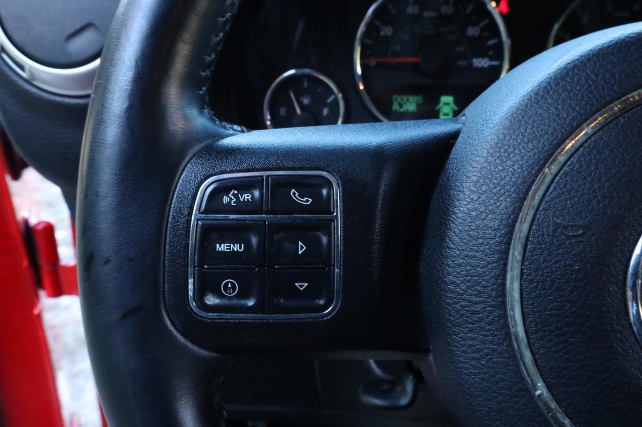 Used 2018 Jeep Wrangler Unlimited Rubicon w/ Cold Weather Group AWD/4WD image 34