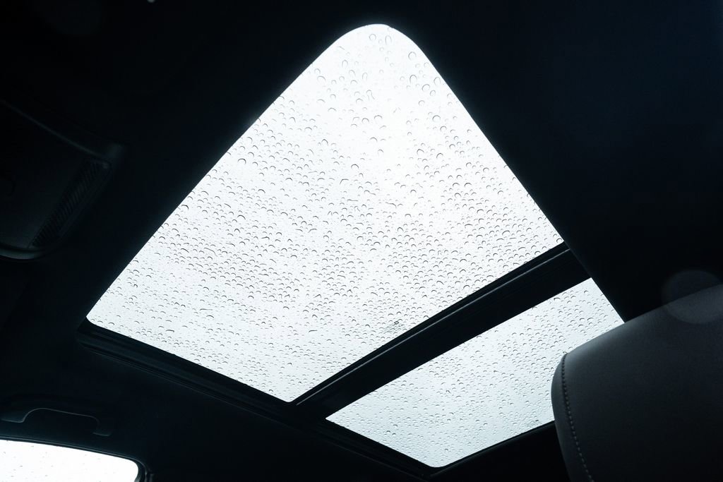 Used 2022 Cadillac XT5 Premium Luxury w/ LPO, Floor Liner Package image 24