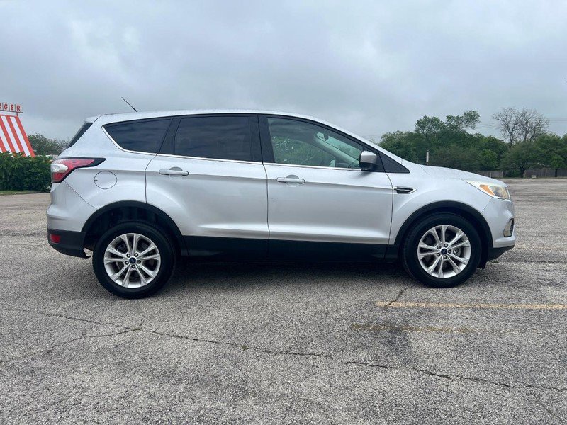 Used 2017 Ford Escape SE FWD image 5