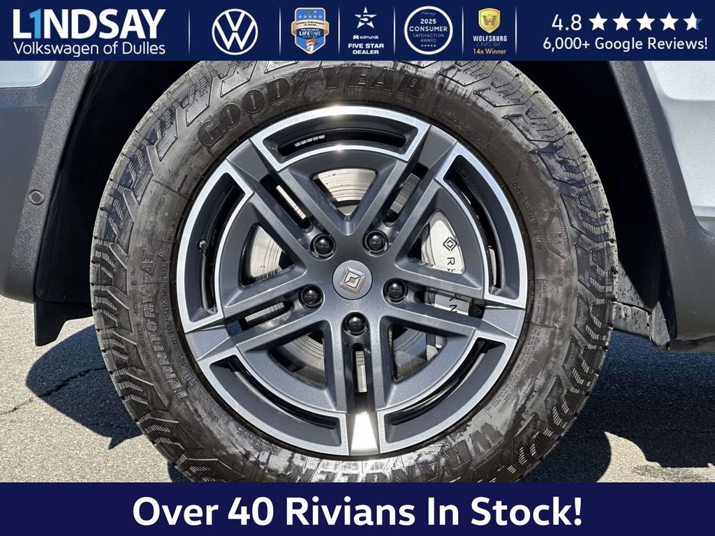 Used 2025 Rivian R1S Adventure image 8