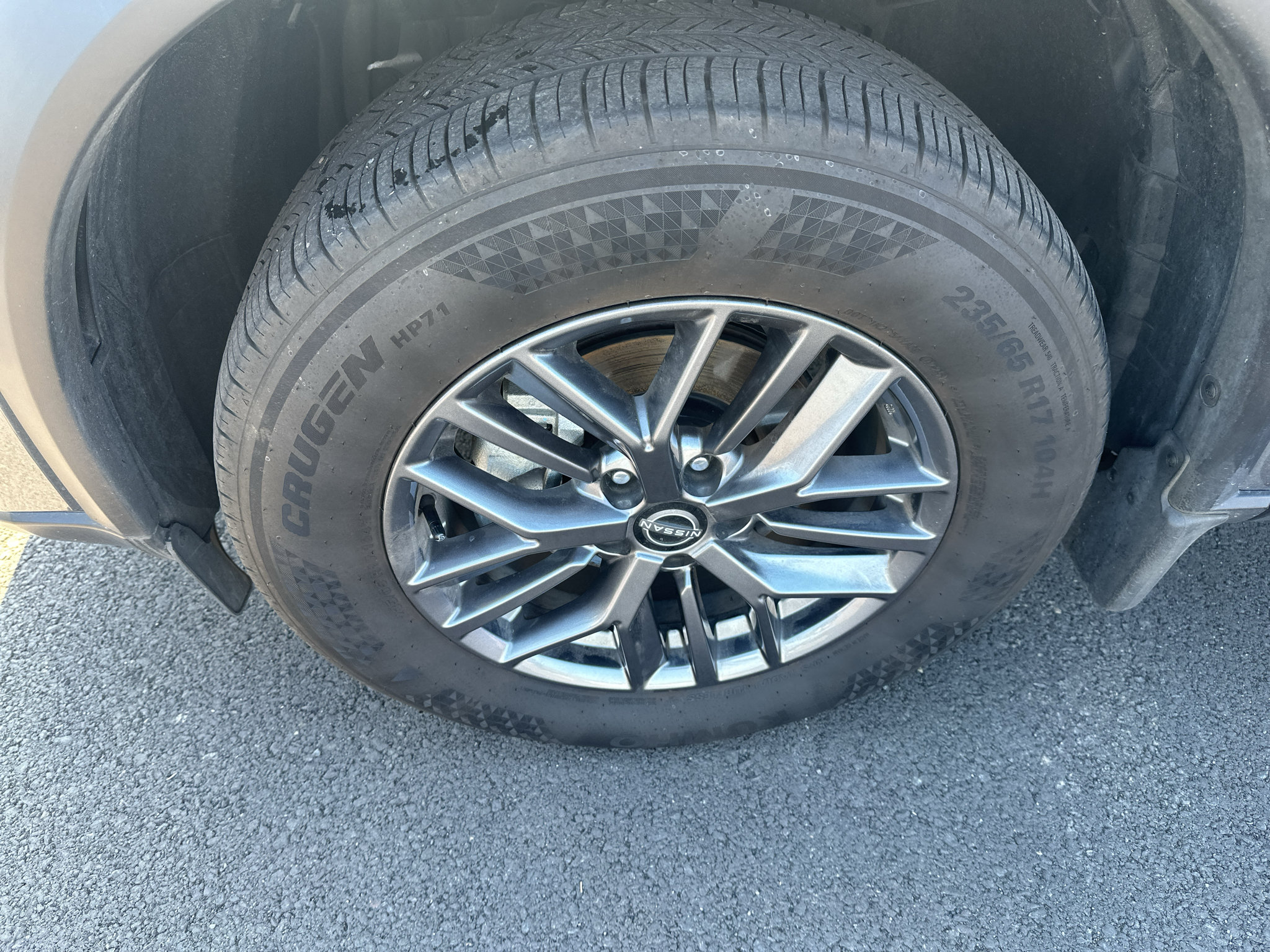Used 2025 Nissan Rogue S AWD/4WD image 10