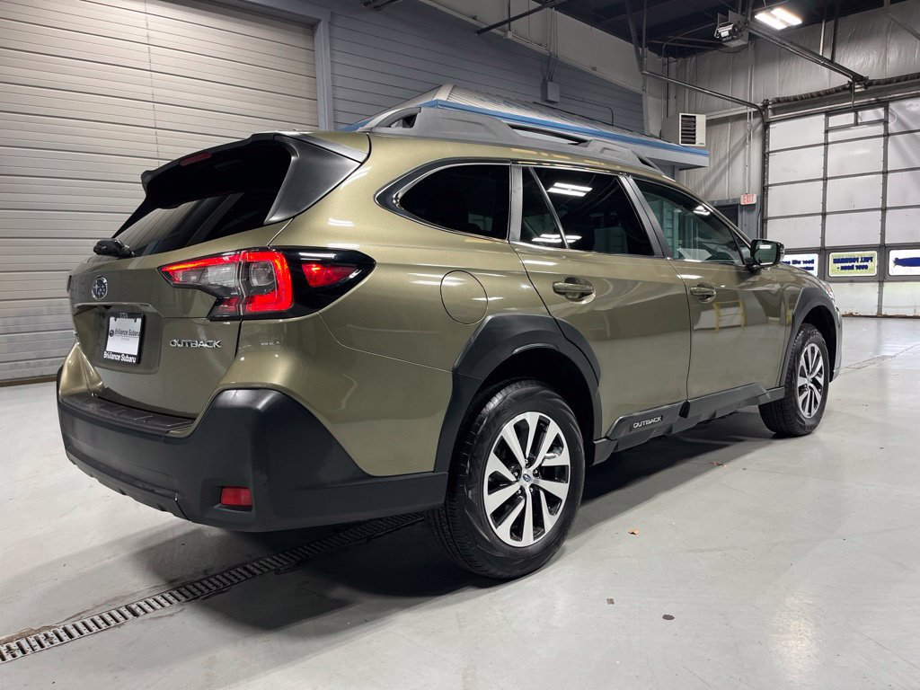 Certified 2024 Subaru Outback Premium w/ Popular Package #1A AWD/4WD image 9