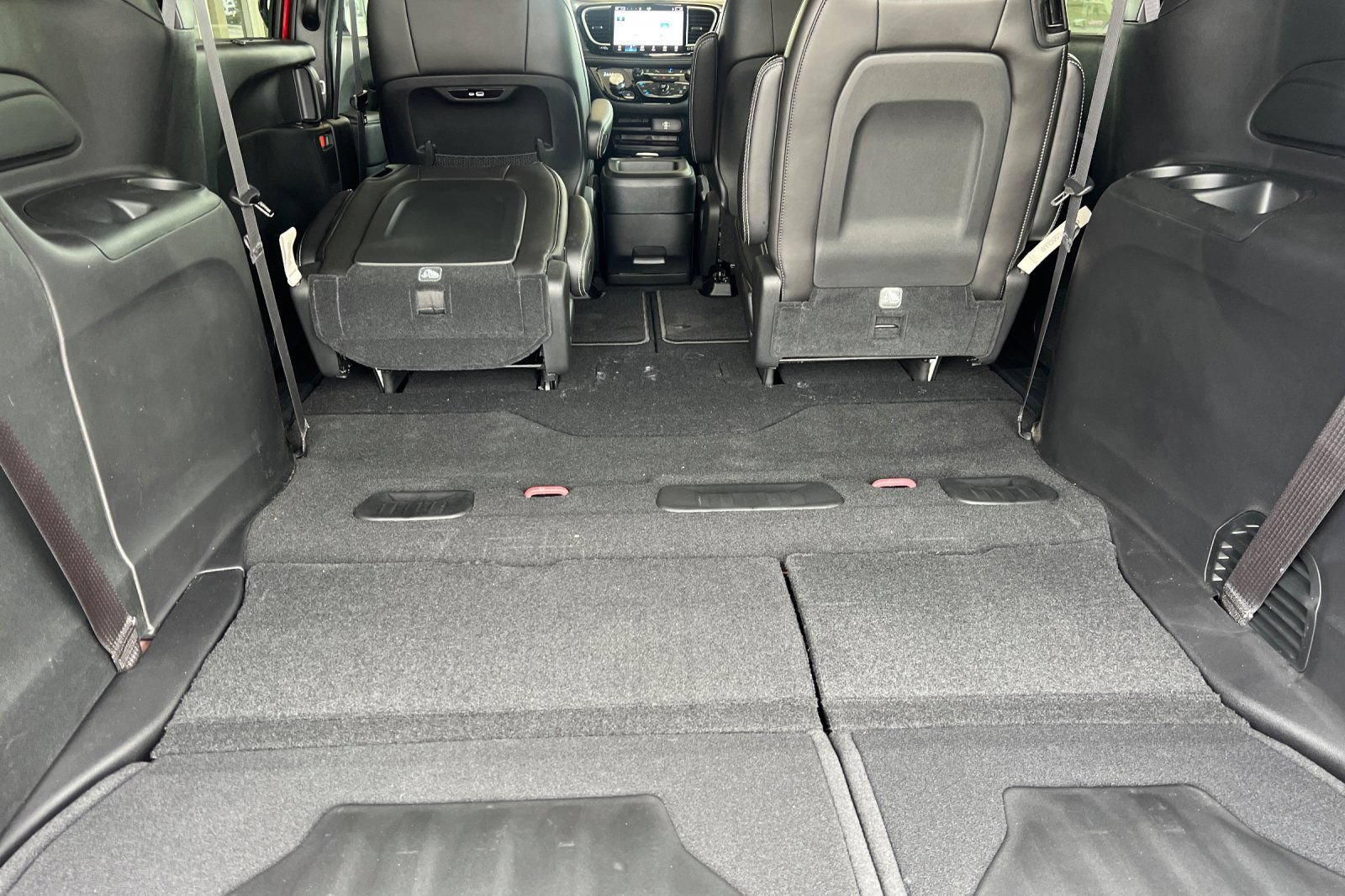 New 2026 Chrysler Pacifica Select AWD/4WD image 16