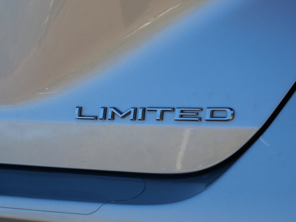 Used 2019 Toyota Avalon Limited w/ Advanced Safety Package FWD image 8