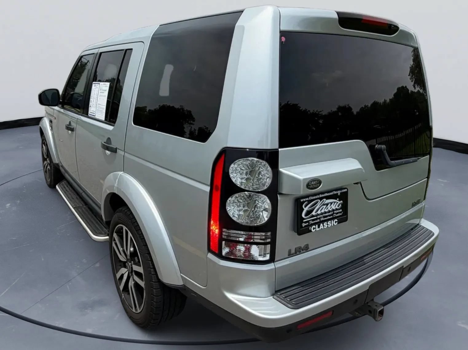 Used 2015 Land Rover LR4 HSE AWD/4WD image 9