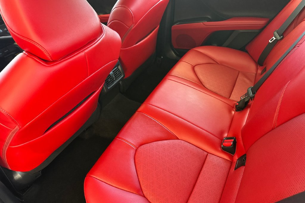 Used 2022 Toyota Camry XSE FWD image 13