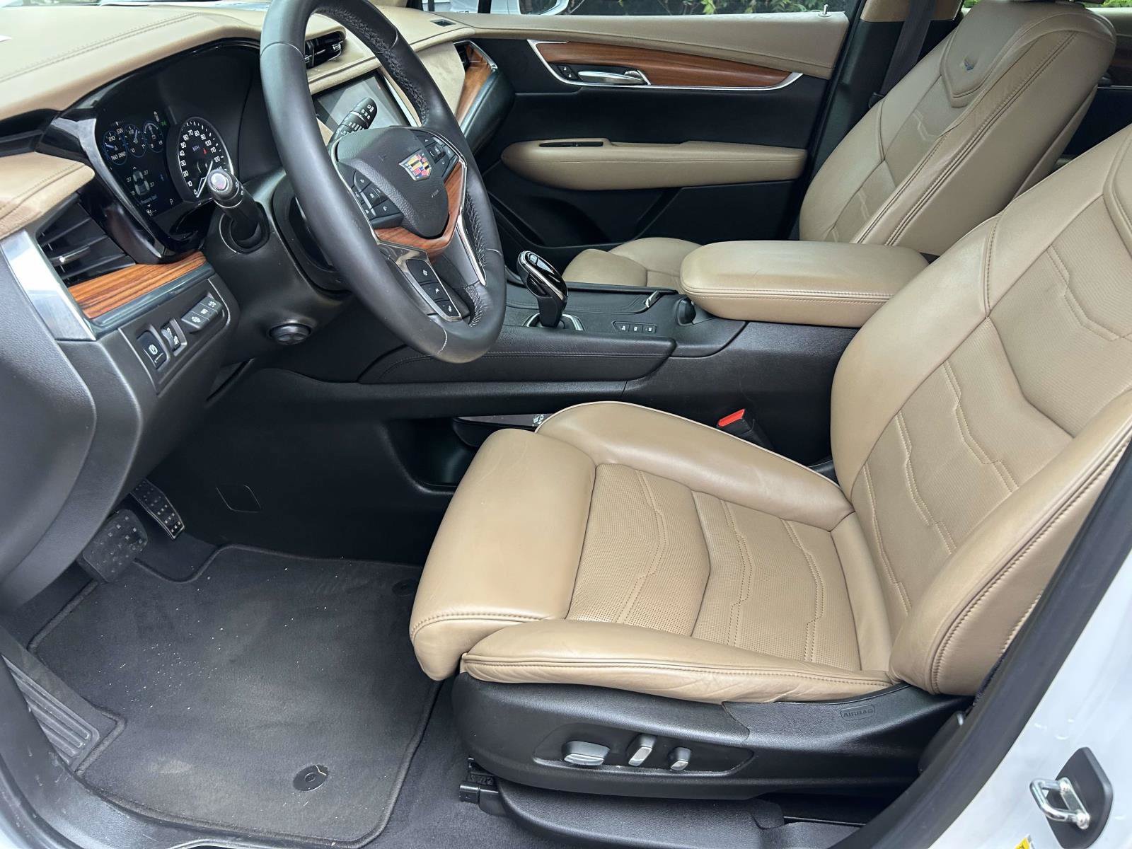 Used 2017 Cadillac XT5 Platinum w/ Driver Assist Package AWD/4WD image 20