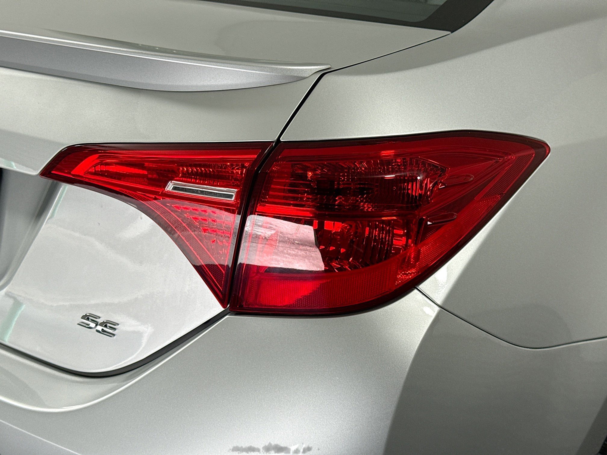 Used 2018 Toyota Corolla SE w/ SE Premium Package FWD image 34