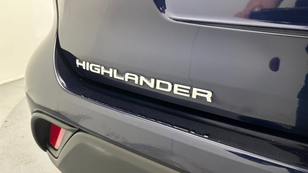 Used 2024 Toyota Highlander XLE AWD/4WD image 20
