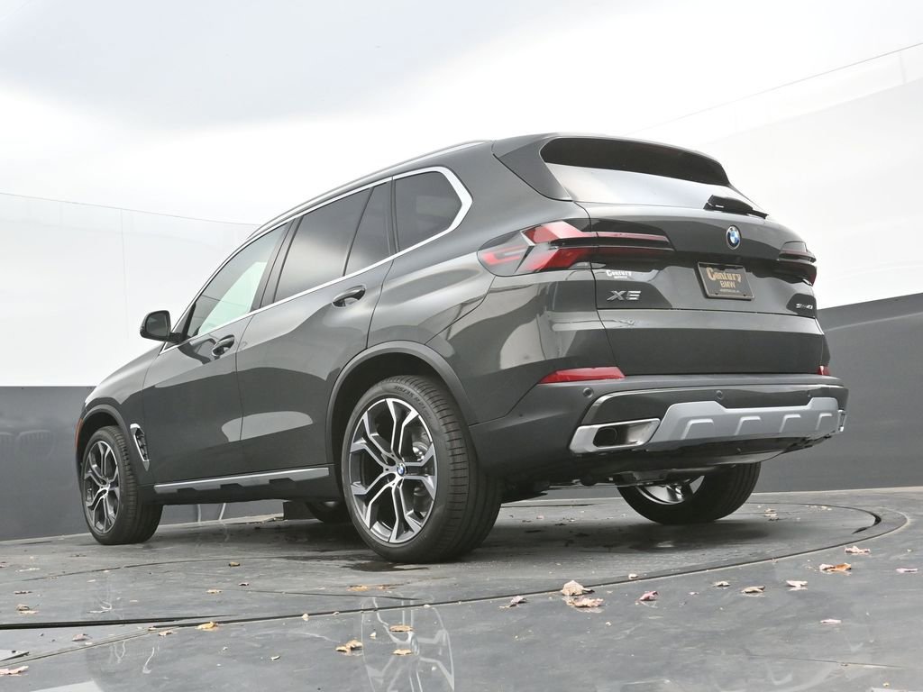 New 2026 BMW X5 sDrive40i w/ Parking Assistance Package RWD image 49