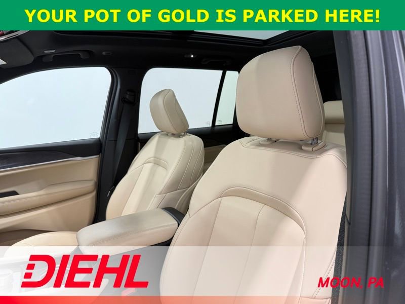 Used 2025 Jeep Grand Cherokee Limited w/ Black Appearance Package image 20