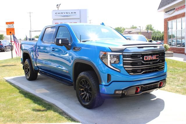 Used 2024 GMC Sierra 1500 AT4 w/ Technology Package AWD/4WD image 3