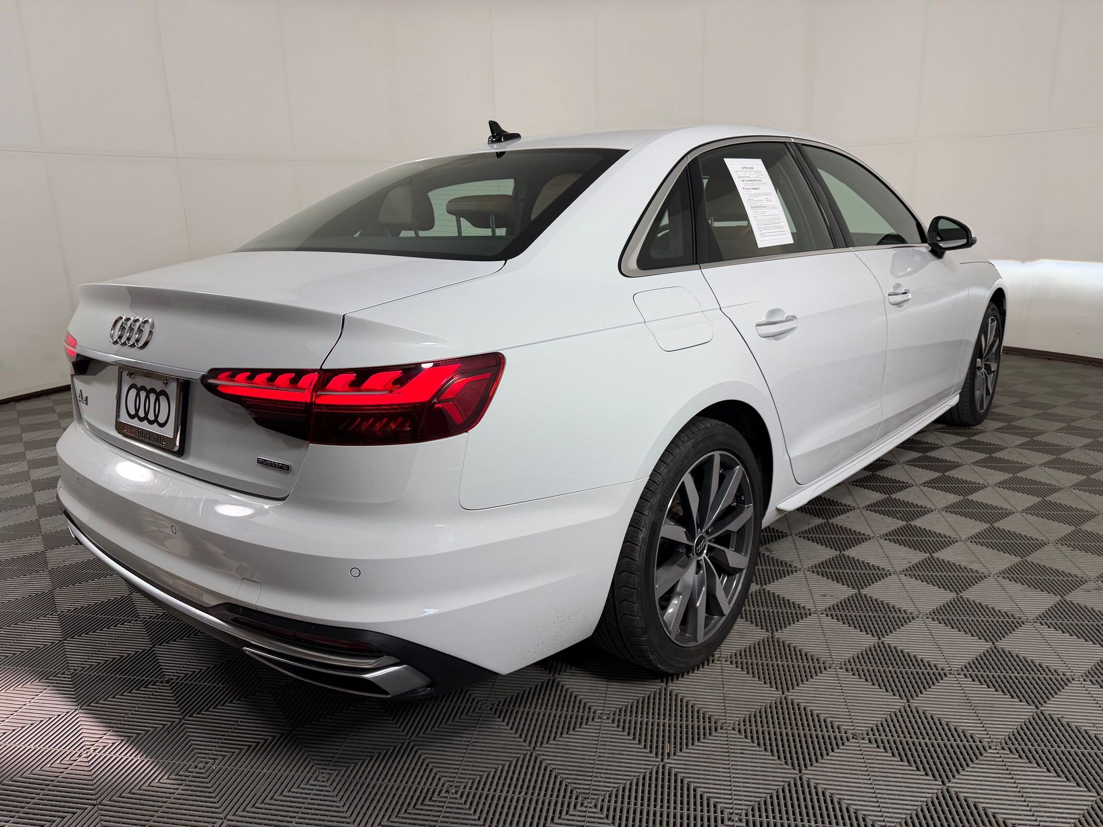 Used 2023 Audi A4 2.0T Premium Plus w/ Premium Plus Package AWD/4WD image 9