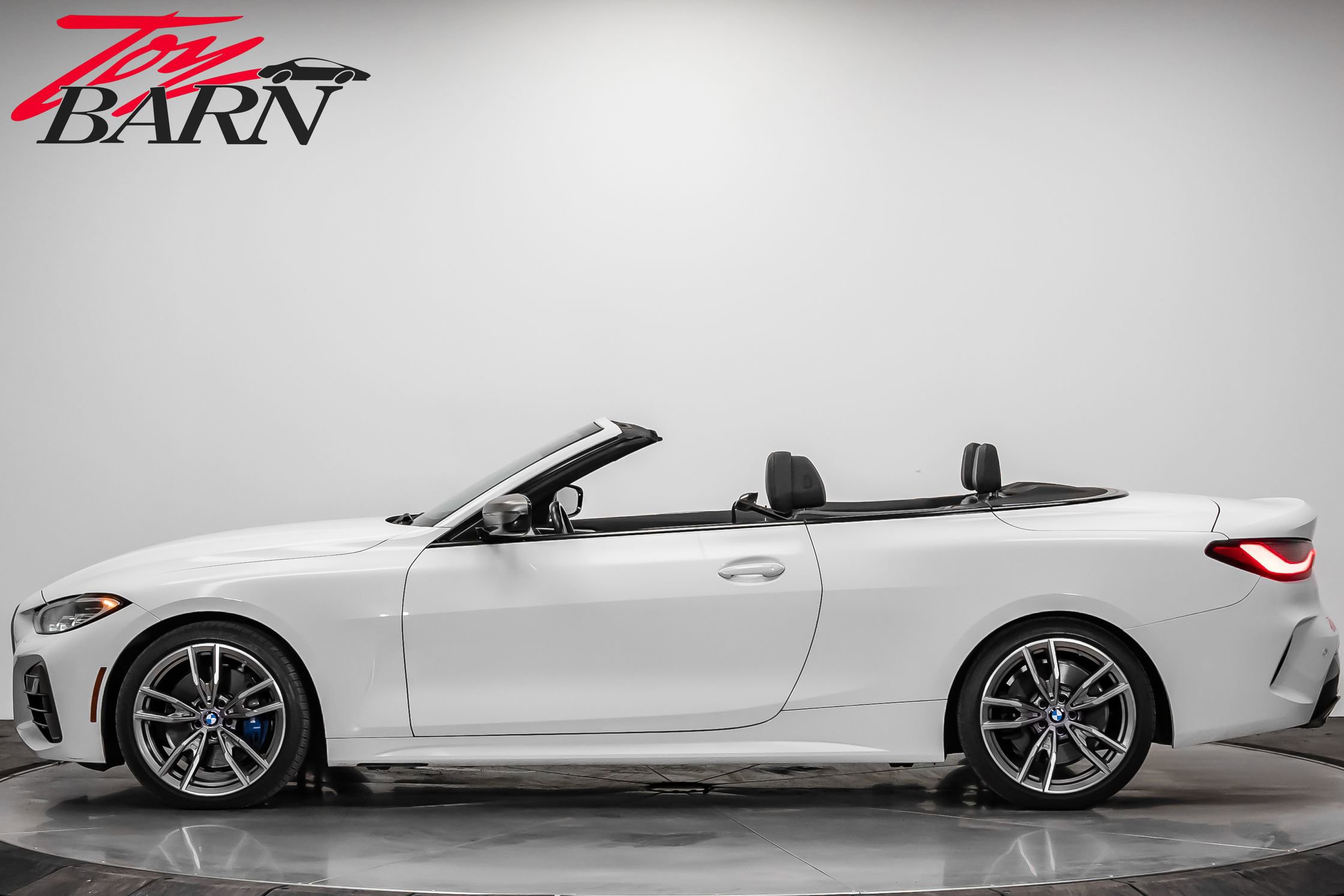 Used 2021 BMW M440i Convertible w/ Premium Package image 2
