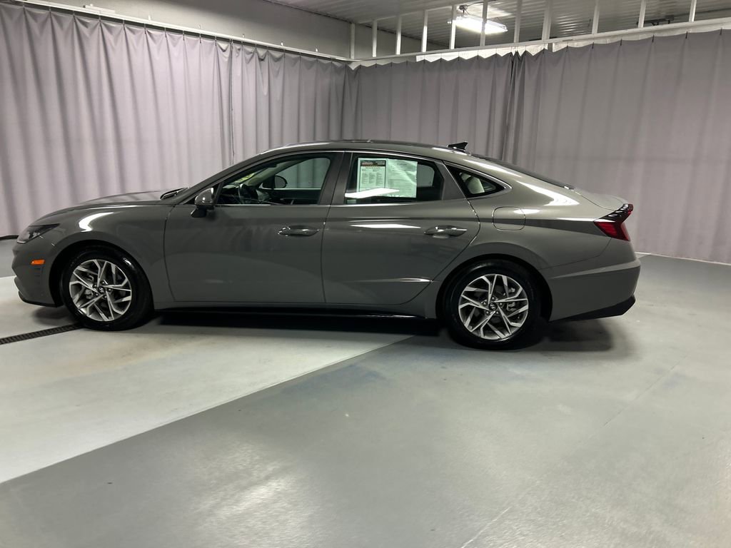 Used 2021 Hyundai Sonata SEL w/ Convenience Package image 4