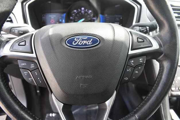 Used 2019 Ford Fusion Energi Titanium FWD image 31