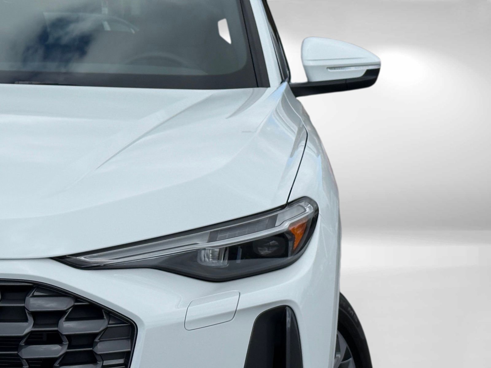 Used 2025 Audi Q5 Premium Plus w/ Premium Plus image 2