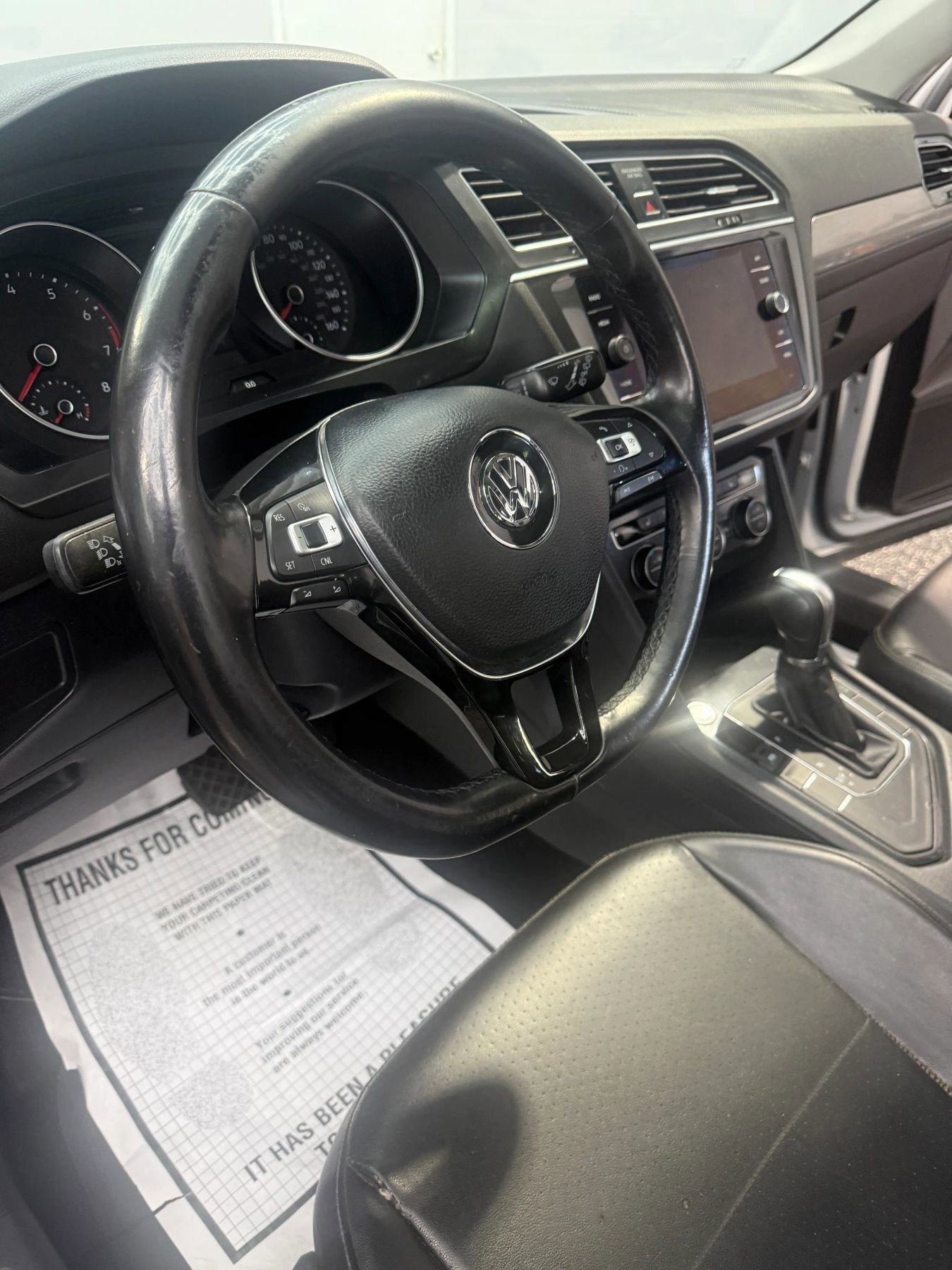Used 2018 Volkswagen Tiguan SE w/ Panoramic Sunroof Package FWD image 15
