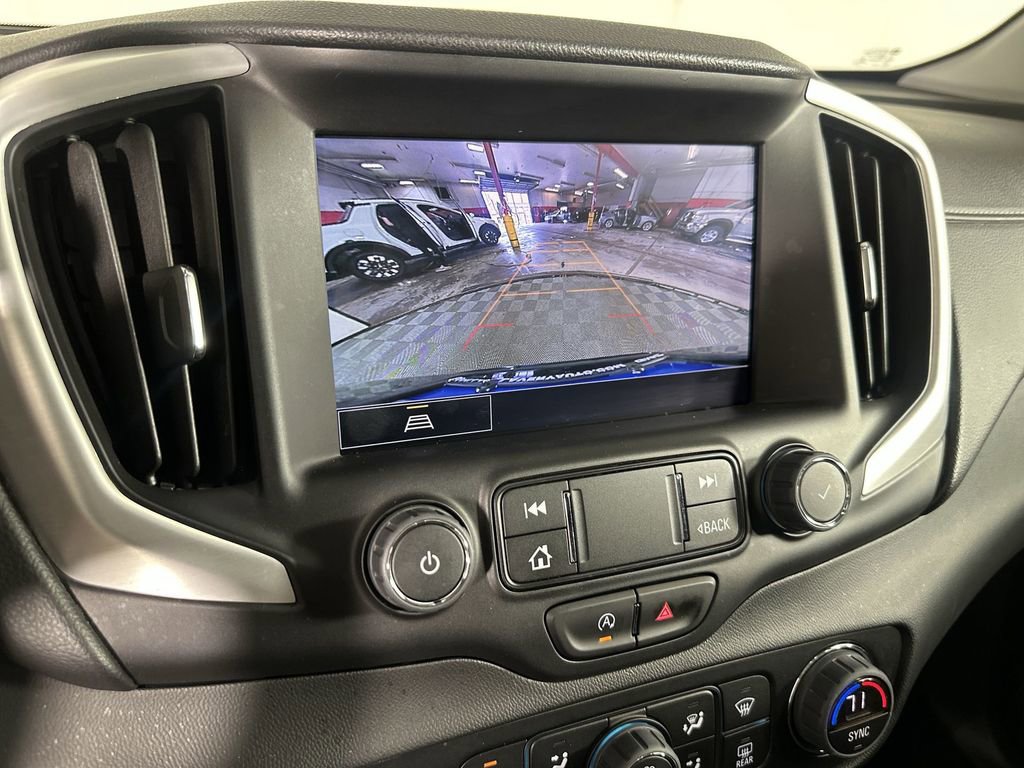 Used 2022 GMC Terrain SLT image 16