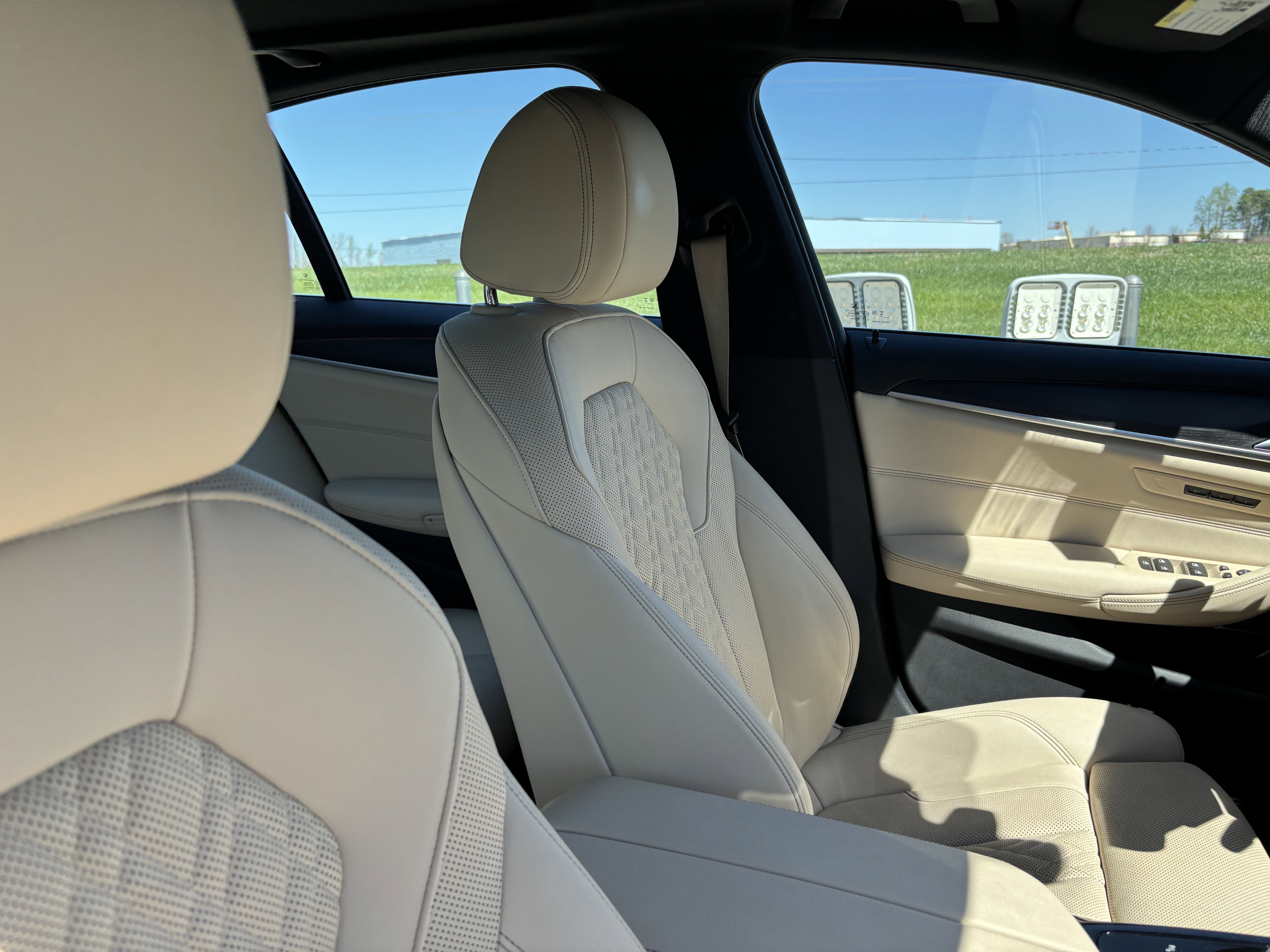 Certified 2023 BMW 530i w/ Premium Package image 35