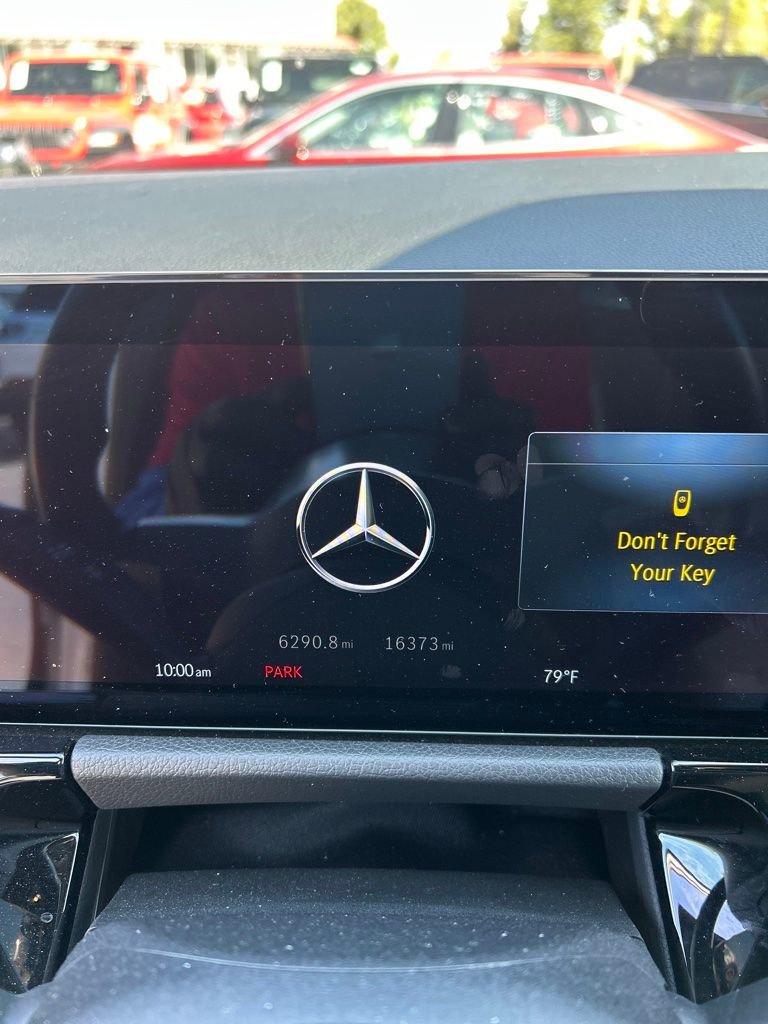 Used 2025 Mercedes-Benz GLA 250 4MATIC image 9