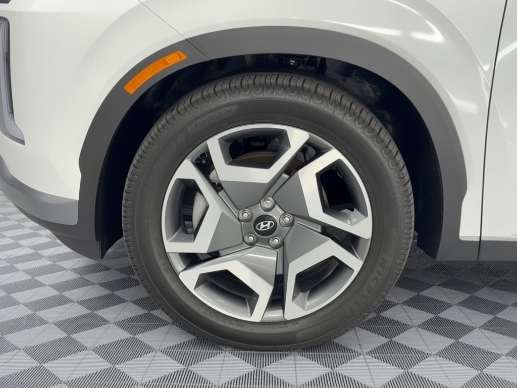 Used 2025 Hyundai Palisade SEL FWD image 13