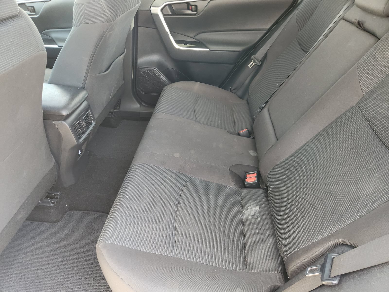 Used 2024 Toyota RAV4 LE FWD image 34