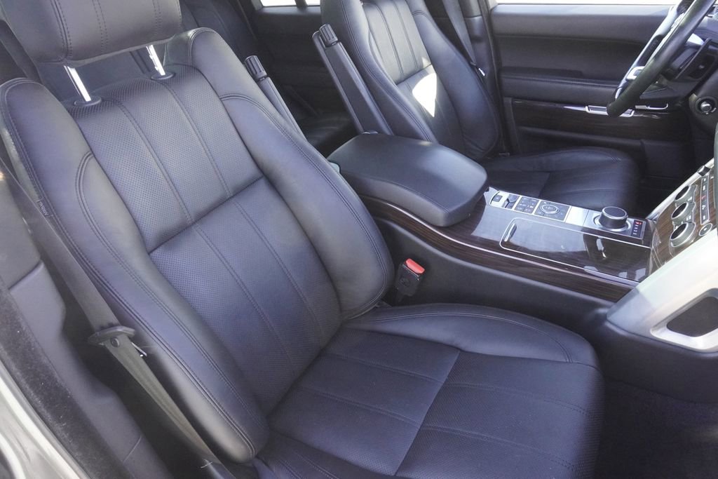 Used 2016 Land Rover Range Rover HSE image 24