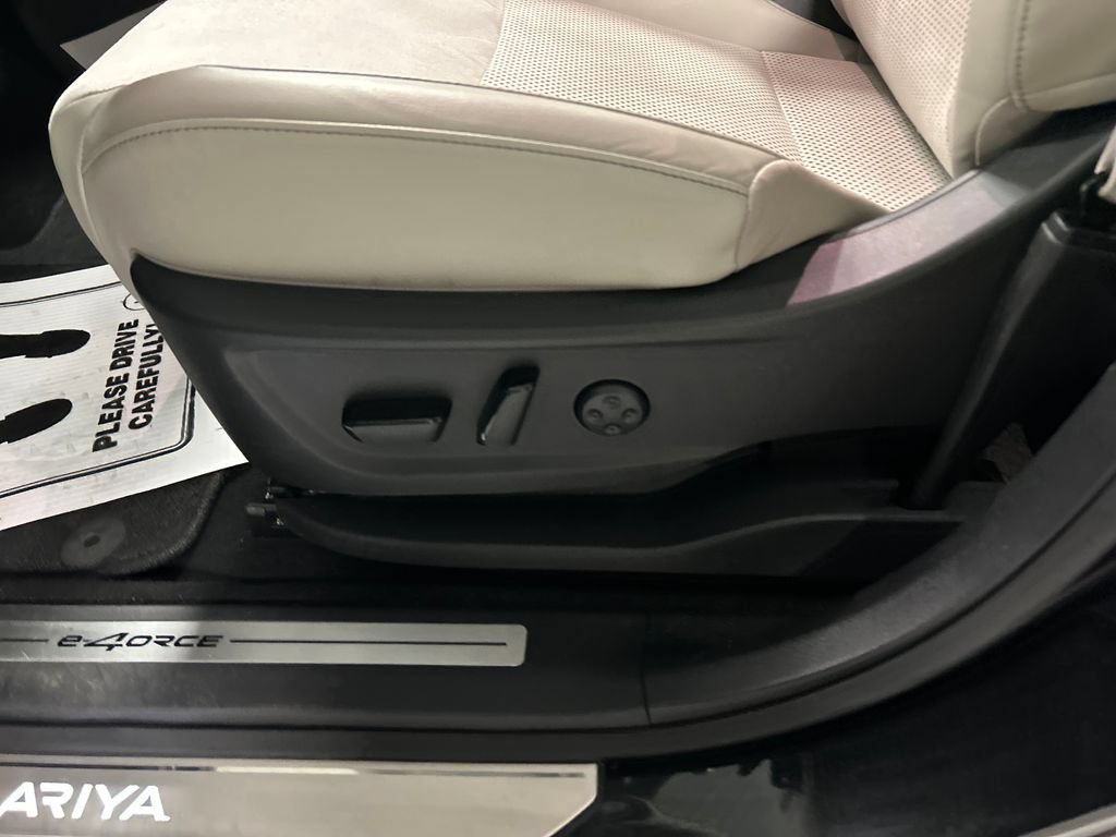 Used 2024 Nissan Ariya AWD image 11