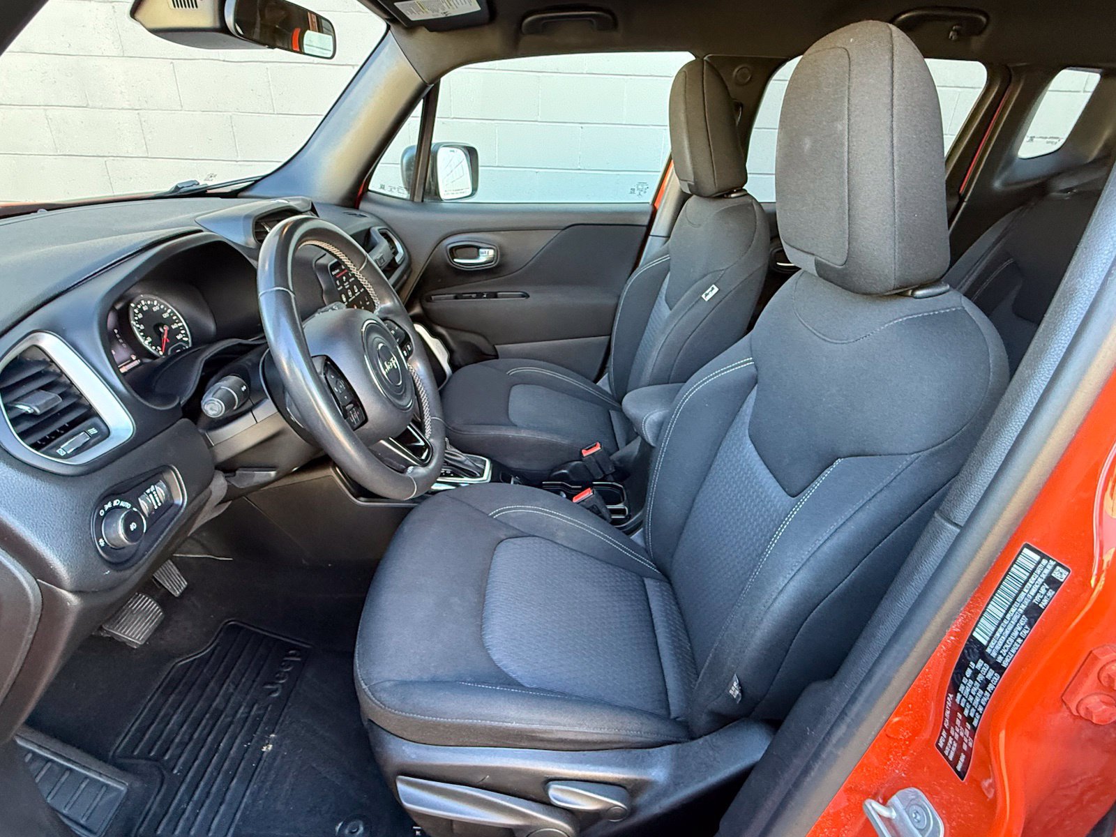 Used 2021 Jeep Renegade Latitude w/ Luxury Group II AWD/4WD image 13