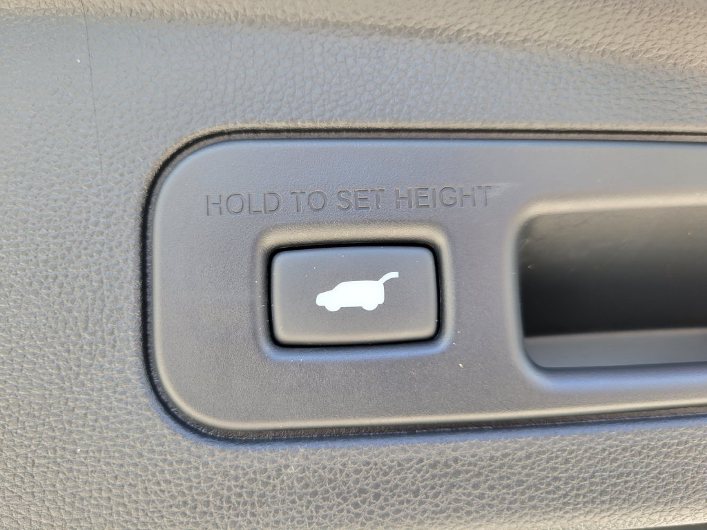Used 2025 Acura MDX FWD image 9