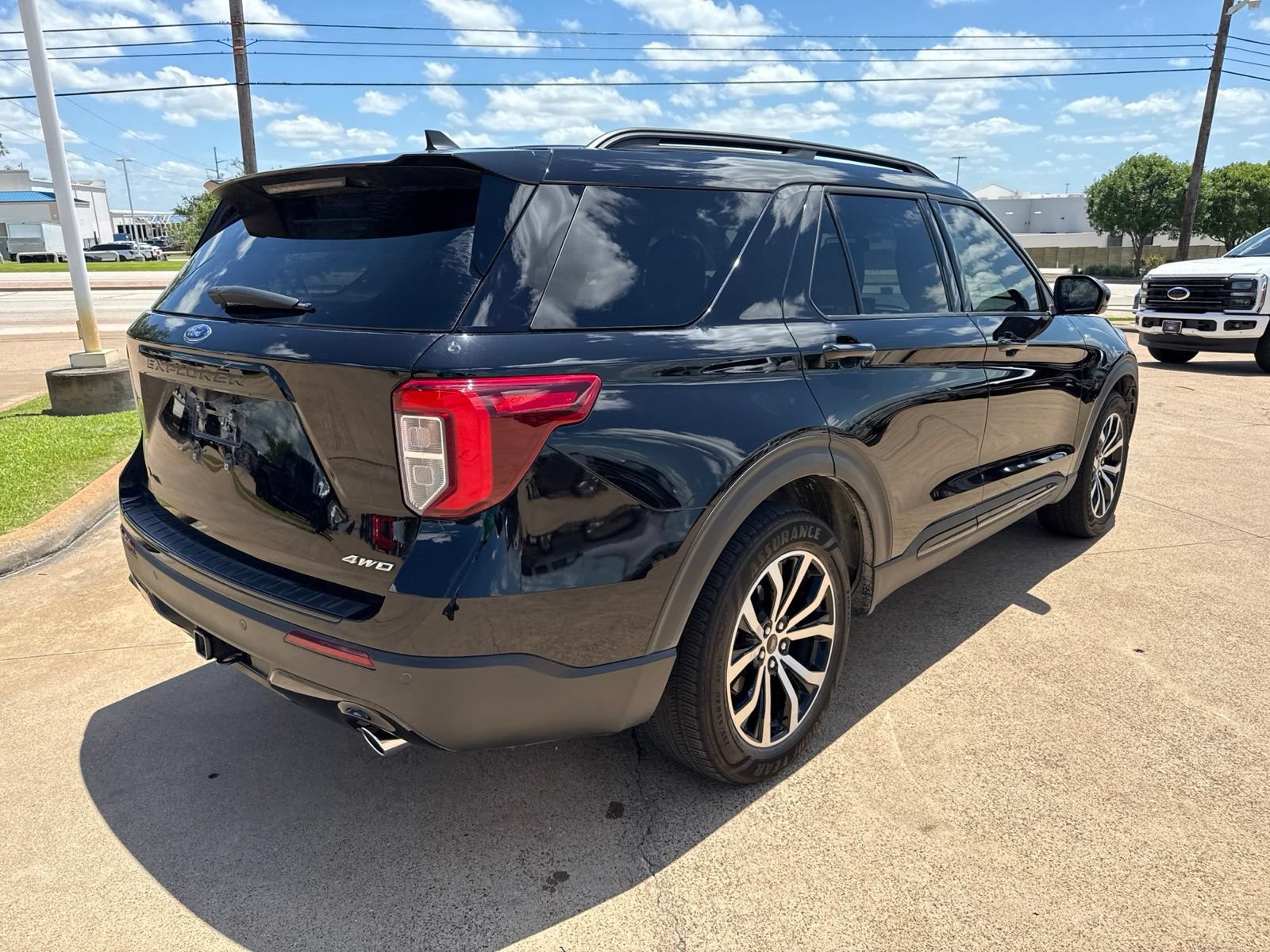 Used 2022 Ford Explorer ST-Line w/ Class IV Trailer Tow Package AWD/4WD image 7