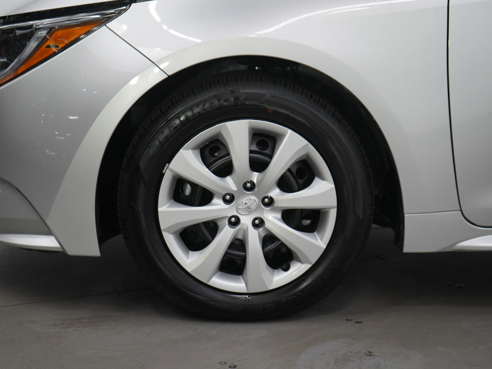 Used 2025 Toyota Corolla LE image 27