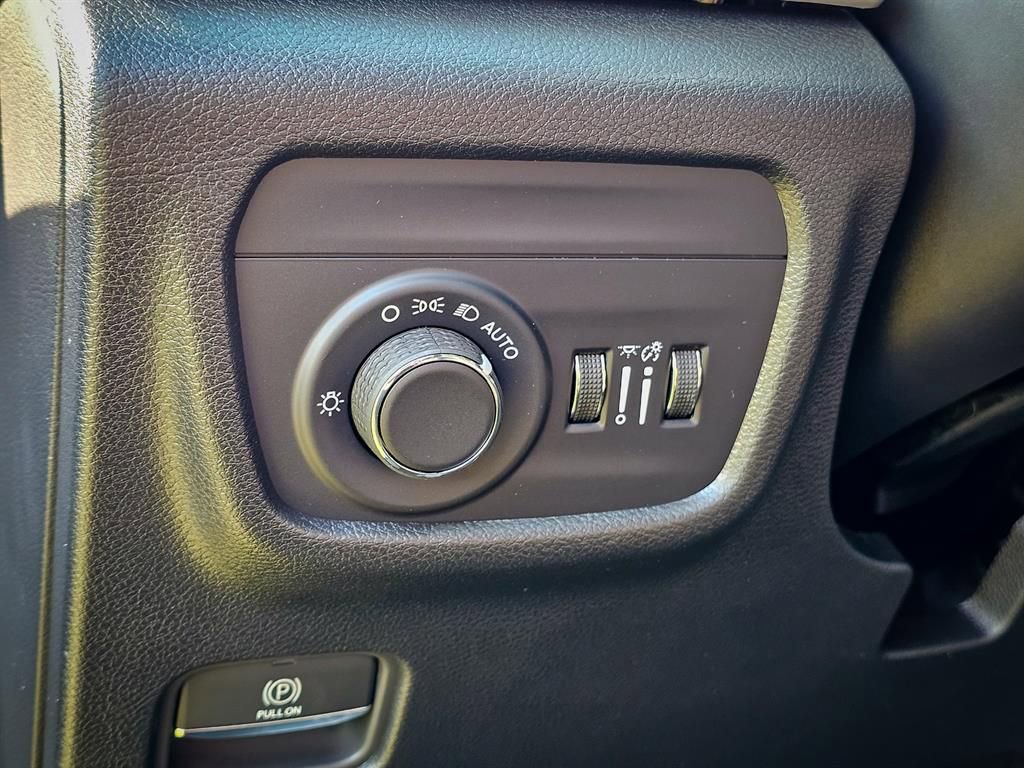 New 2025 Jeep Grand Cherokee L Altitude image 14