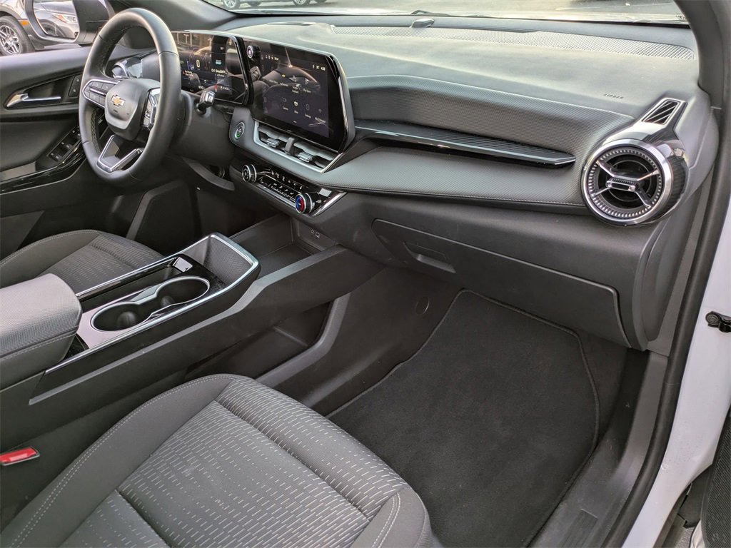 Used 2025 Chevrolet Equinox LT image 30