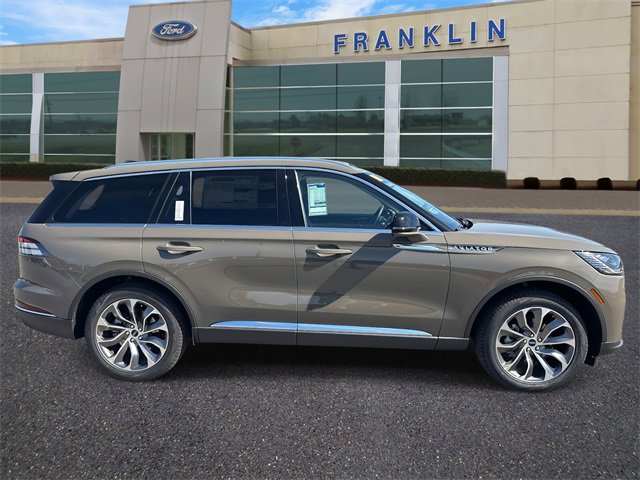 New 2025 Lincoln Aviator AWD w/ Equipment Group 101A image 8