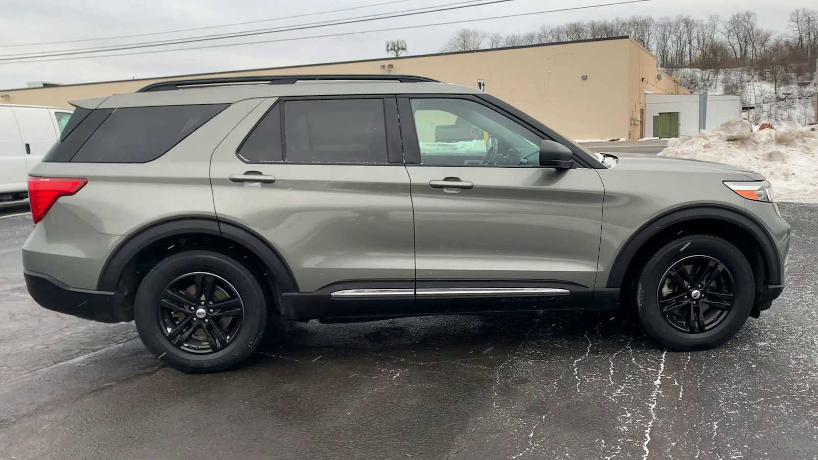 Used 2020 Ford Explorer XLT image 9
