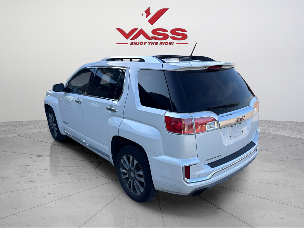 Used 2016 GMC Terrain Denali w/ Cargo Package FWD image 3
