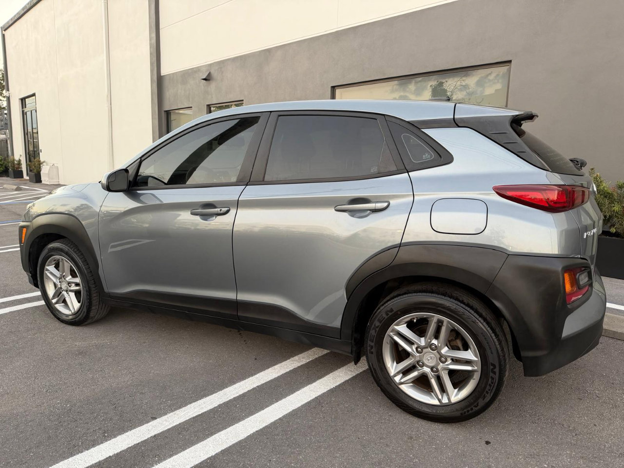 Used 2021 Hyundai Kona SE image 8