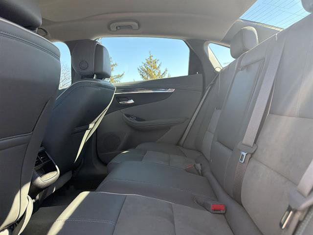 Used 2014 Chevrolet Impala LT w/ Premium Seating Package image 45