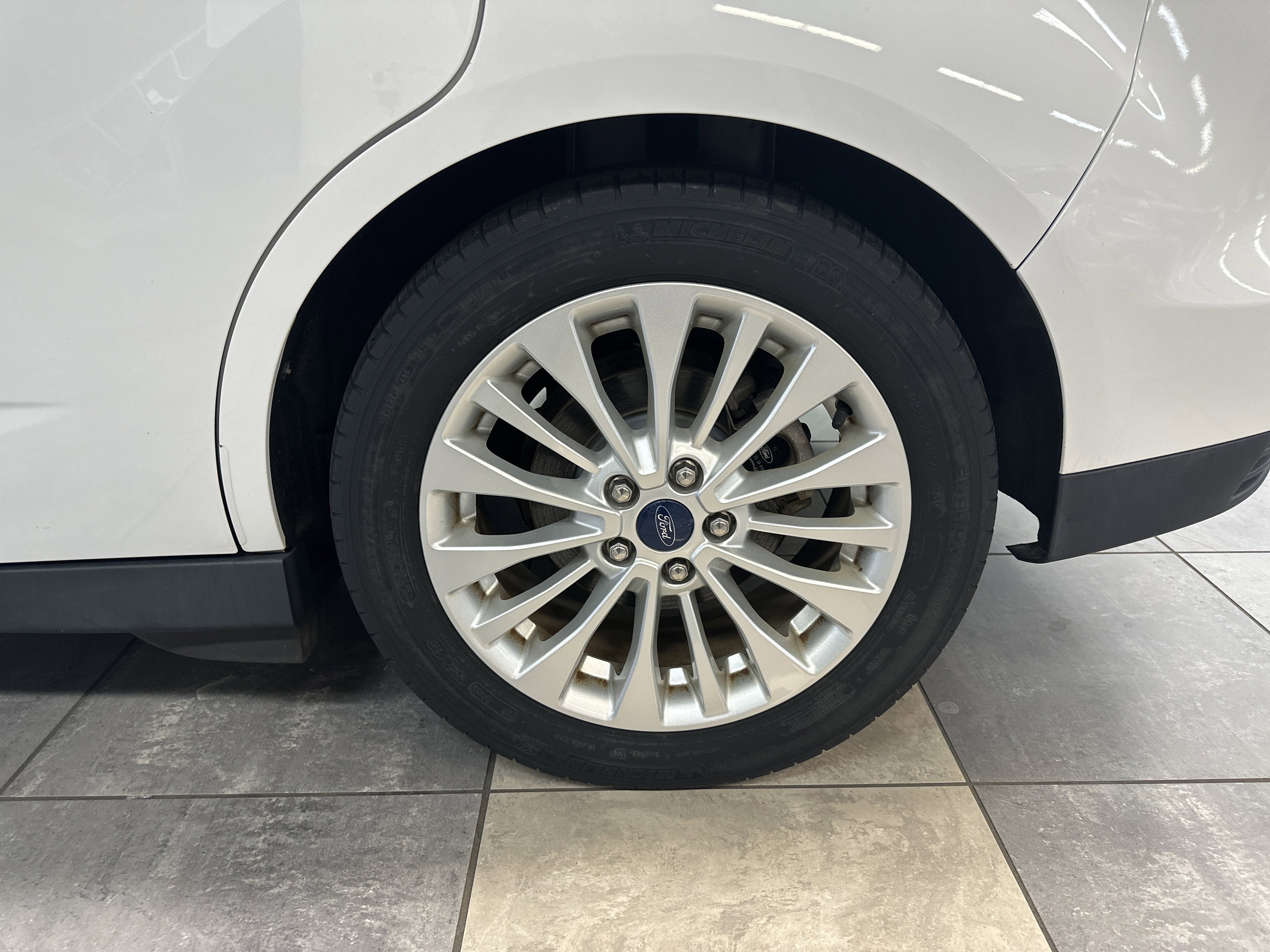 Used 2018 Ford C-MAX SE w/ Cold Weather Package image 4