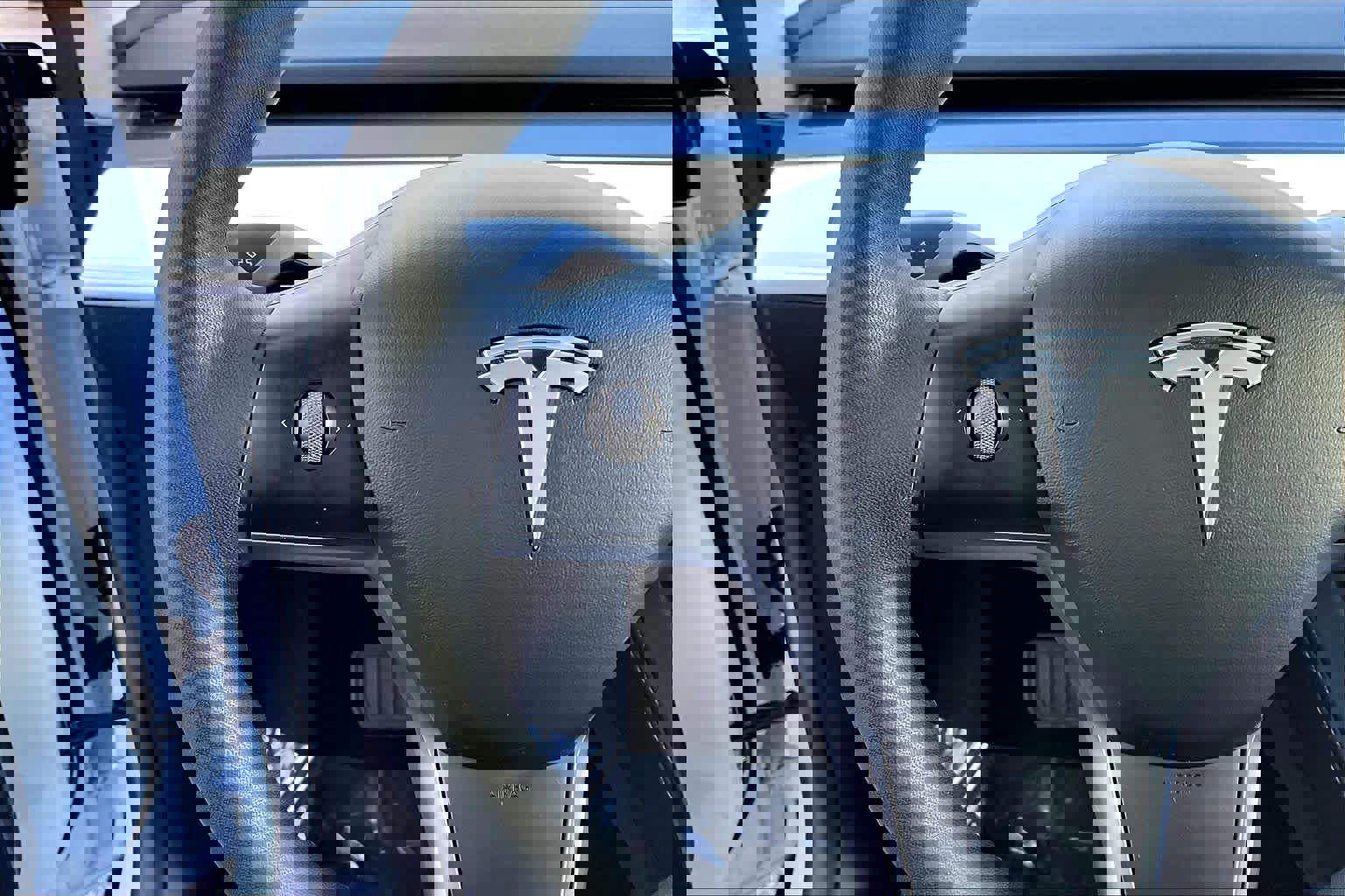 Used 2021 Tesla Model Y Long Range image 22