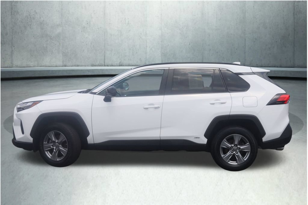 Used 2024 Toyota RAV4 LE AWD/4WD image 17