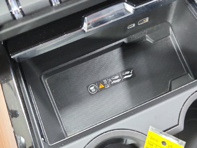 Used 2025 GMC Yukon Denali RWD image 31